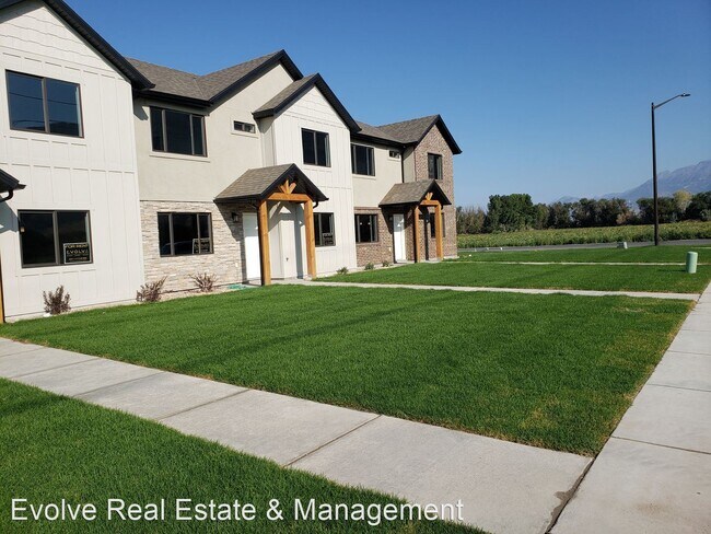 Foto del edificio - 4 br, 2.5 bath House - 483 N 1200 W