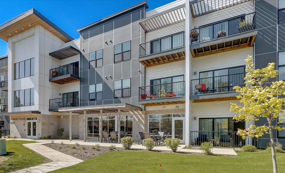 Foto principal - Normandy Square 55+