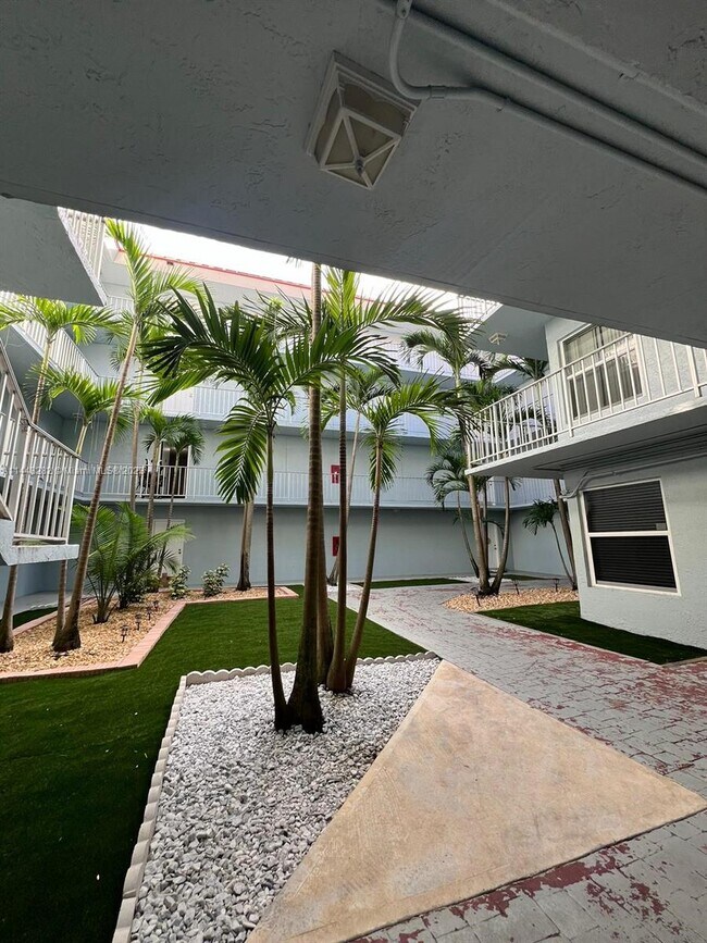 Foto del edificio - 455 S Pine Island Rd