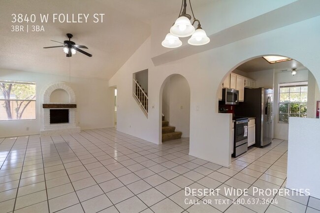 Building Photo - Great 3 bedroom, 2.5 bath home in convenie...