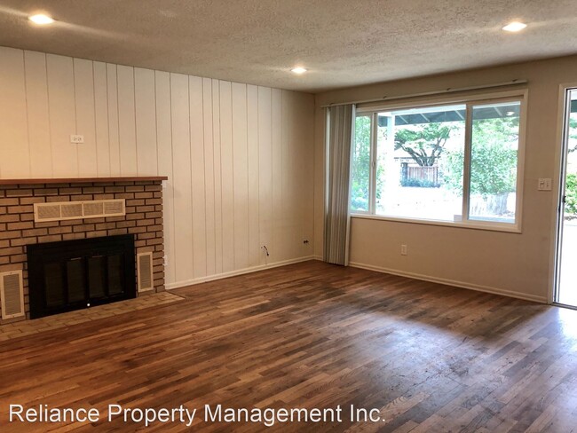 Building Photo - 3 br, 1 bath House - 16671 Lake Forest Blvd.