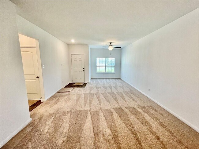 Foto del edificio - 126 Fox Glen Trl