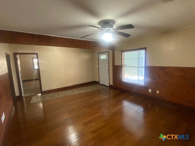 Foto del edificio - 615 S Laurel Ave