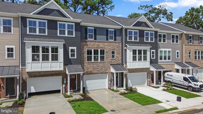 Foto del edificio - 8256 Longford Rd