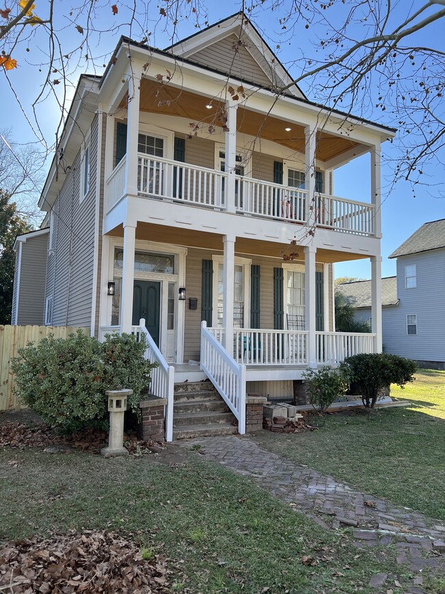 Building Photo - 534 Walker St