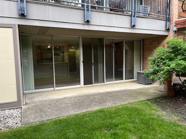 Building Photo - 6020 Oakwood Dr