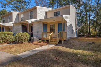 Building Photo - 1300 Ocala Rd