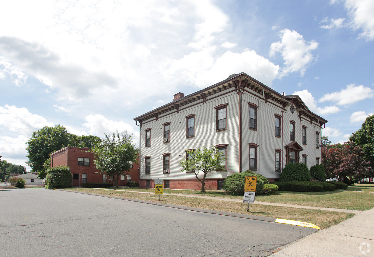 Primary Photo - Torrant House Apartments