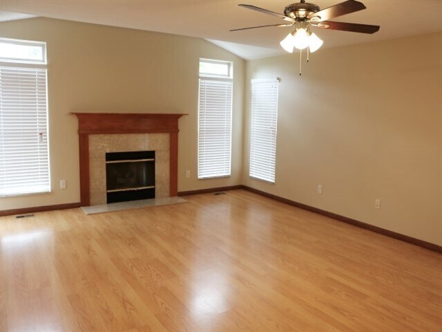 Building Photo - 6595 Brick Court