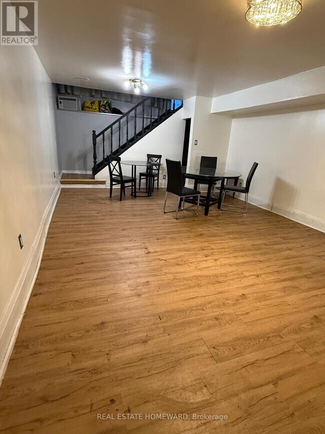 Photo du bâtiment - 223 Broadview Ave