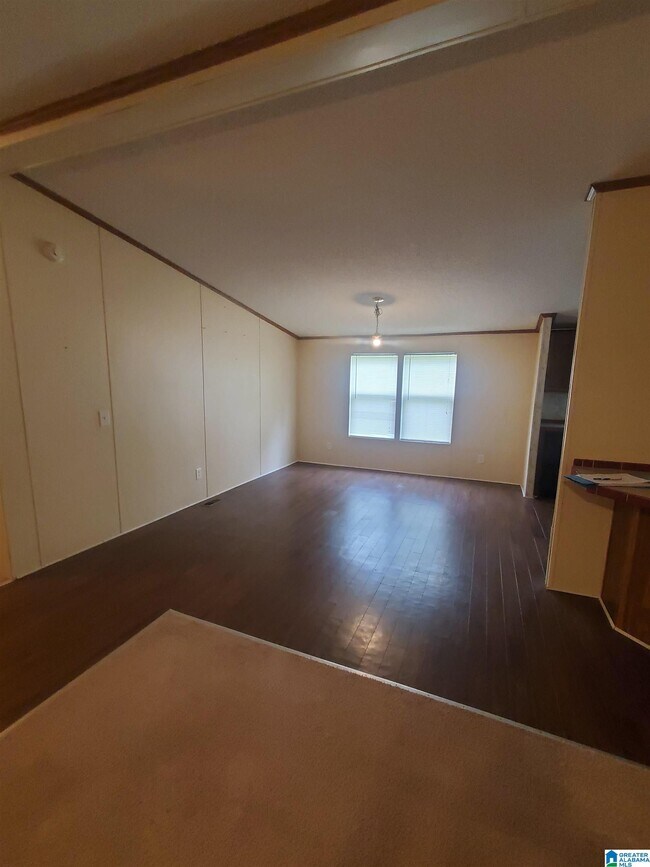 Foto del edificio - 115 Hardwood Dr