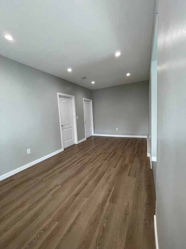 Livingroom 10'x18' - 27200 Lancebrook Dr