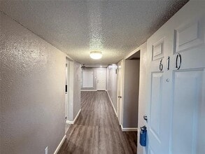 Building Photo - 6012 Westridge Ln