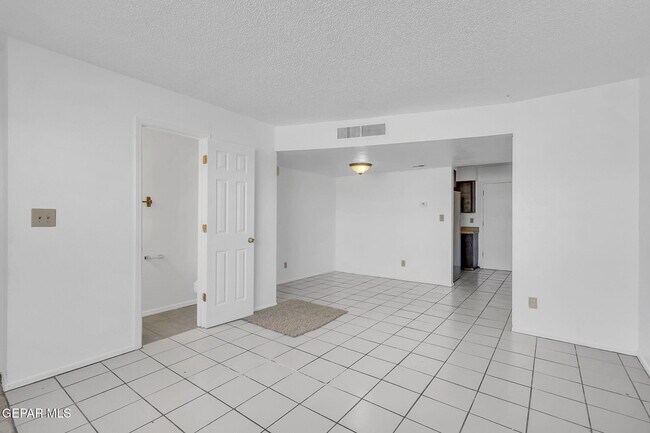 Foto del edificio - 3019 E Glen Dr