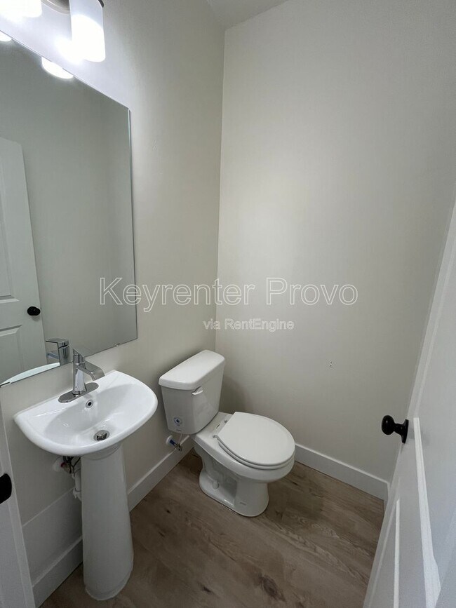 Building Photo - 1046 E 1300 S