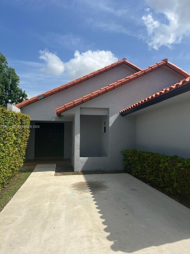 Foto del edificio - 14333 SW 102nd St