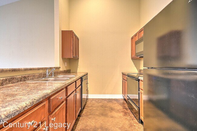 Building Photo - 2 br, 1 bath House - 89 Sutter Place