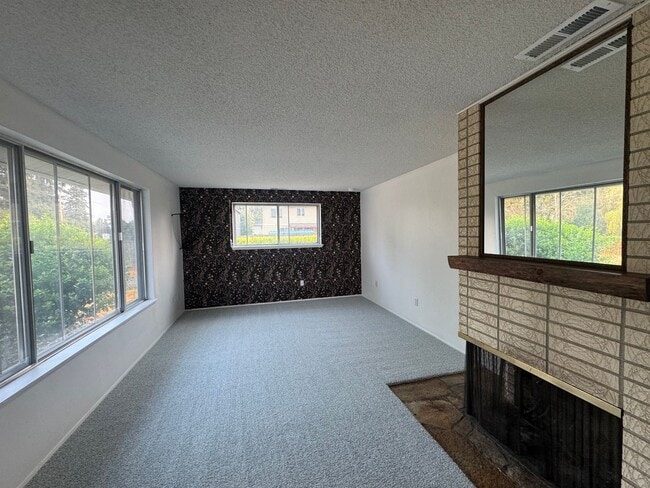 Building Photo - 9901 Farwest Dr SW