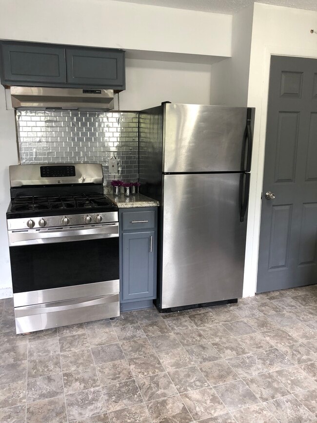 Building Photo - 4692 E 173rd St