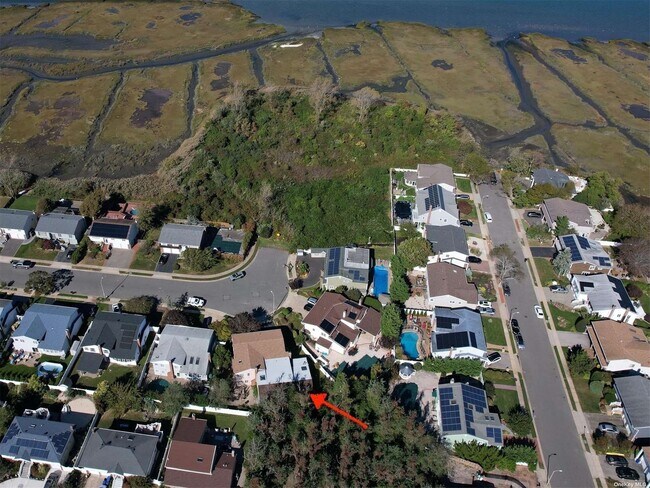 Foto del edificio - 982 Gerry Ave