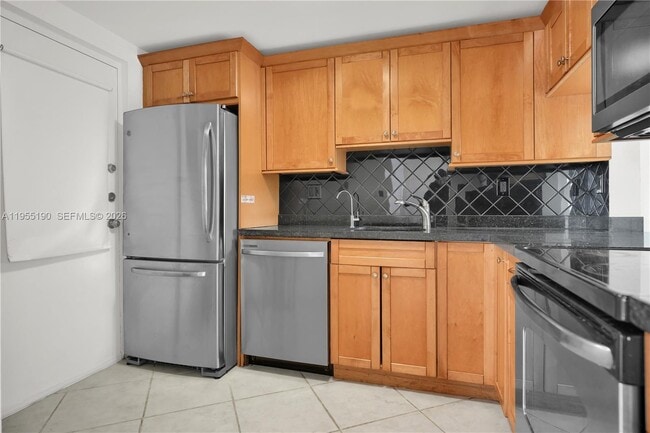 Building Photo - 4141 Nautilus Dr