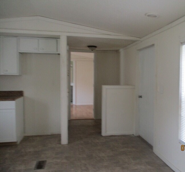 Building Photo - 139 Cypress Ln