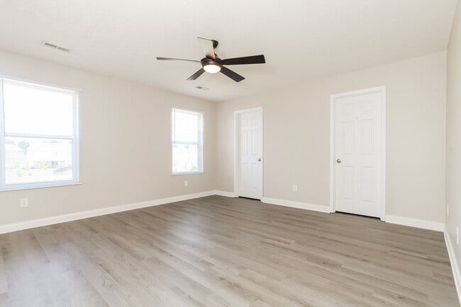 Building Photo - 237 Hennepin Dr
