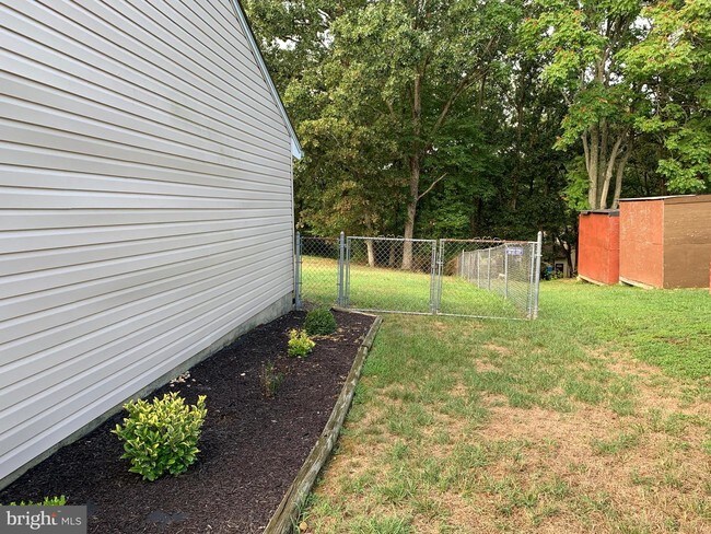 Building Photo - 10314 Meadowview Dr