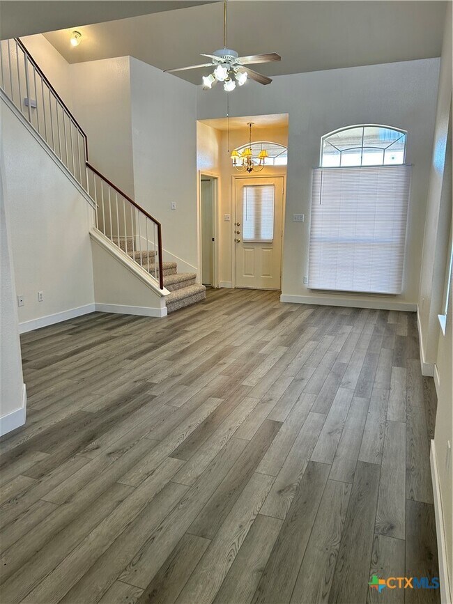Building Photo - 2203 Tracey Ann Ln