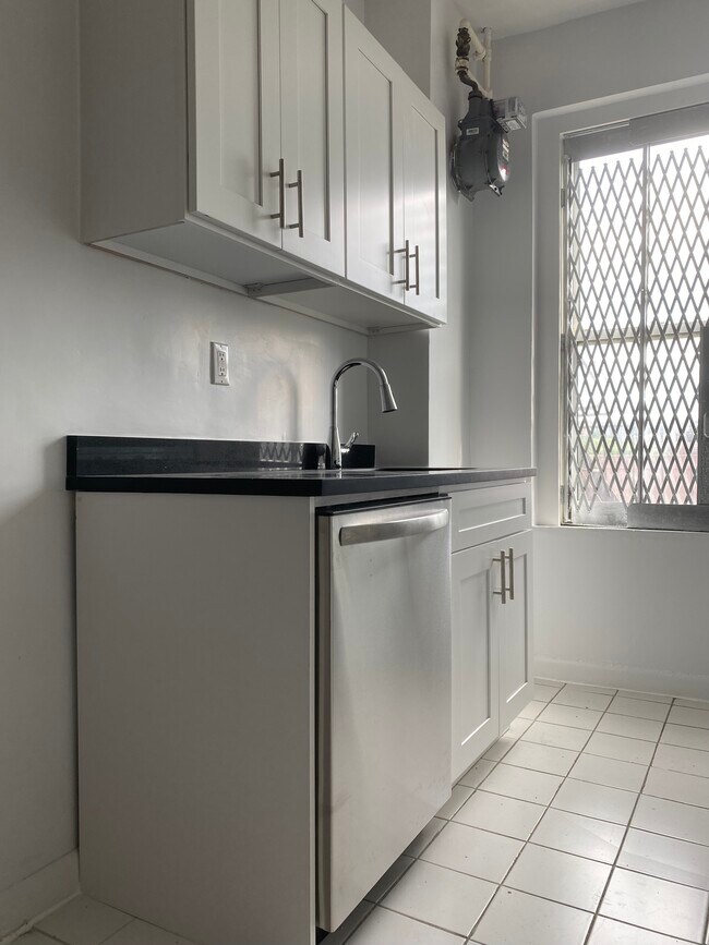 Foto del edificio - 226 W 242nd St