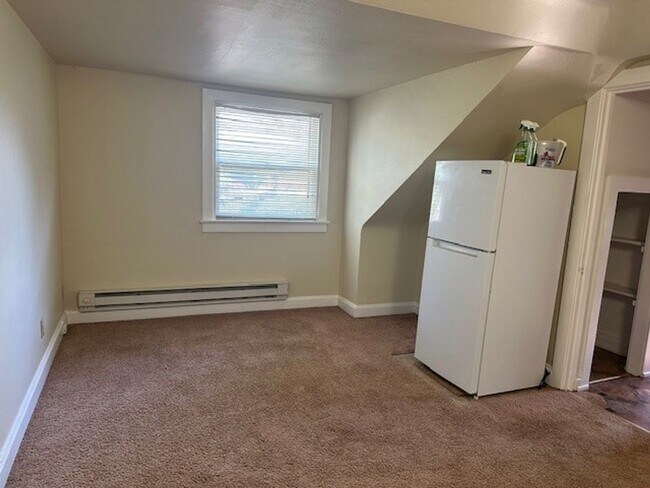 Foto del edificio - 3rd Floor 1 Bed 1 Bath Apt Located In Susq...
