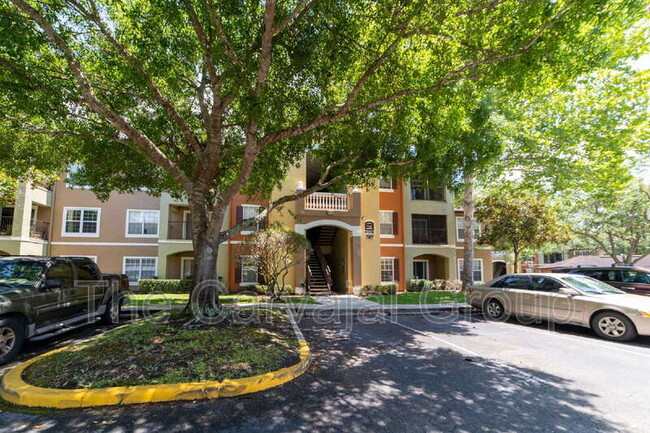 Building Photo - 725 Crest Pines Dr