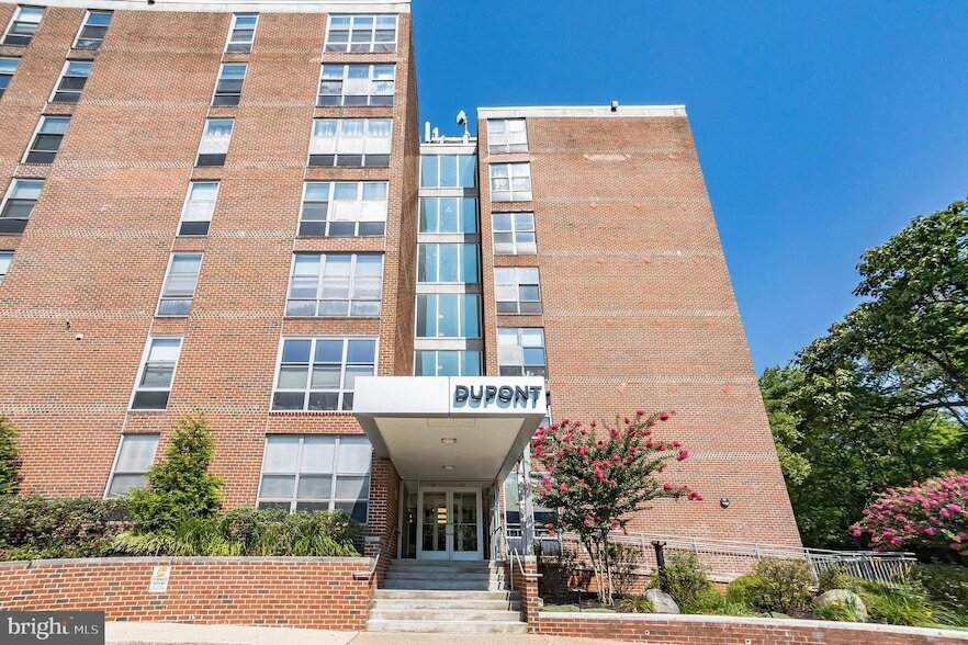 Photo - 6100 Henry Ave