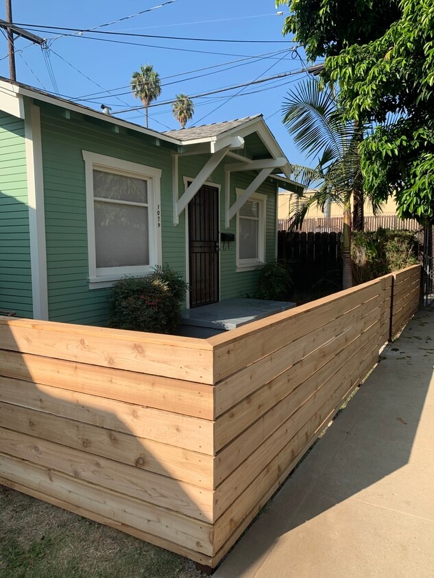 Front - 1079 Coronado Ave