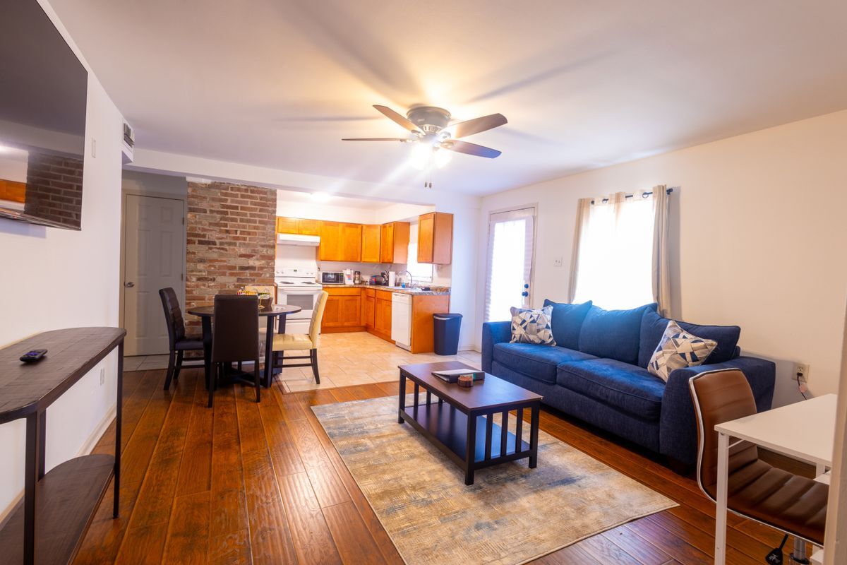Foto principal - 3026 Napoleon Ave