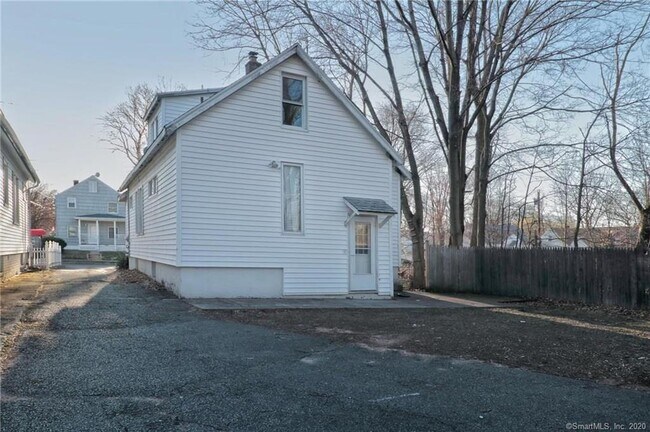 Building Photo - 279 Peck Ave