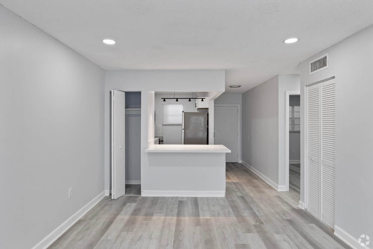 2 BR 2 BA 932 SQ FT - Kitchen - 5525 SW 41 St