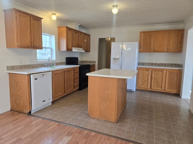 Building Photo - 18237 Loyalty Ln