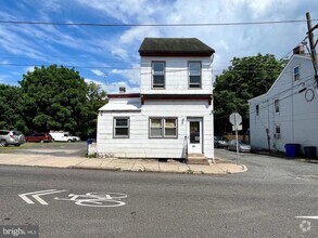 Building Photo - 64 S Evans St
