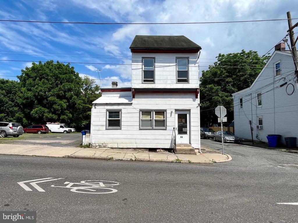 Foto principal - 64 S Evans St