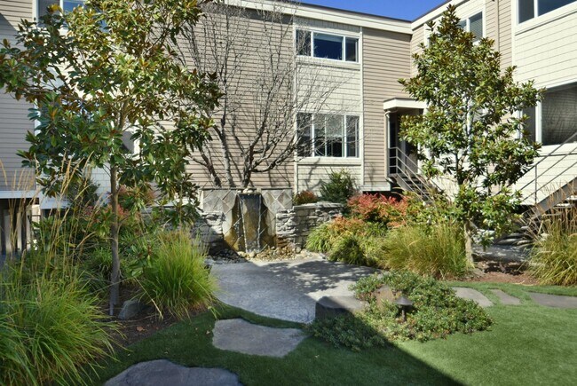 Building Photo - 2Bd/1.5Ba Edmonds Condo