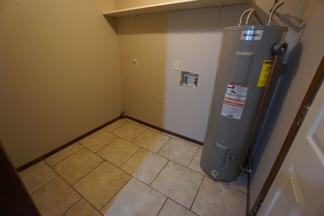 Foto del edificio - Nice 3 Bed 1.5 Bath House Total Electric
