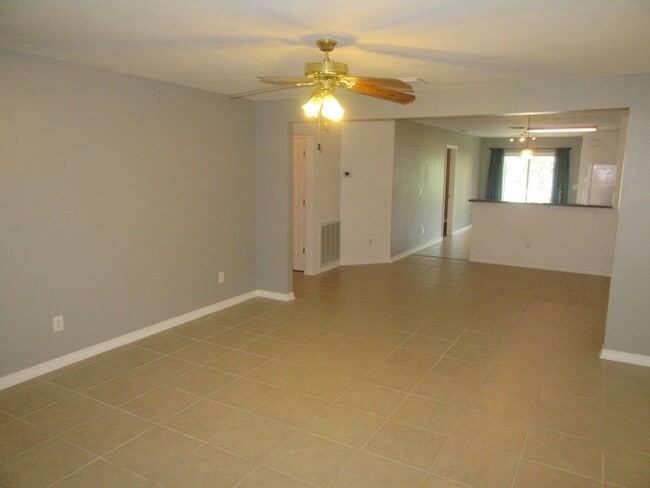 Building Photo - 3115 Meadow St