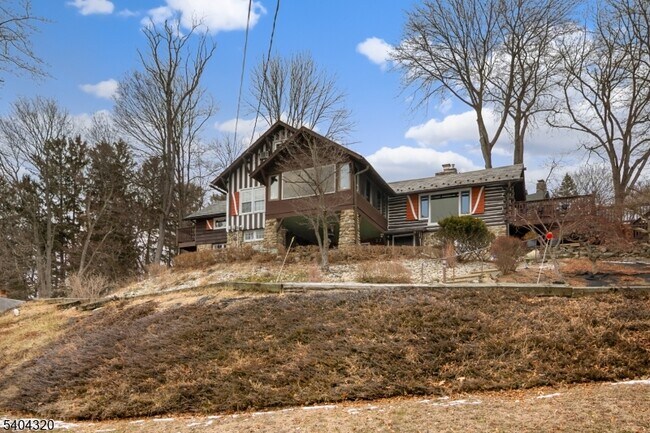 Foto del edificio - 77 W Shore Trail