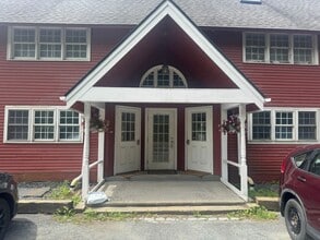 Building Photo - 1856 Quechee Main St
