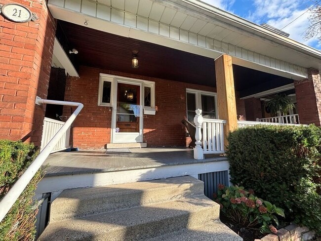 Building Photo - 21 Barnesdale Ave S