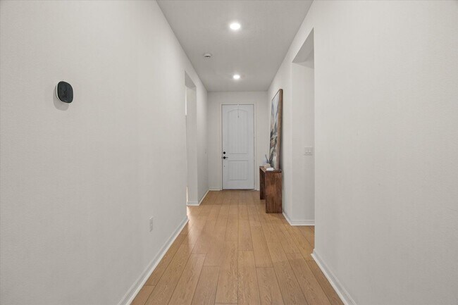 Foto del edificio - 625 Overpool Ave