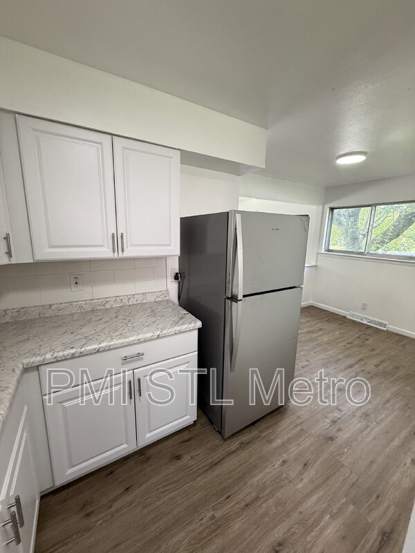 Building Photo - 10102 Winkler Dr