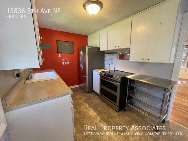 Building Photo - 15836 5th Ave NE