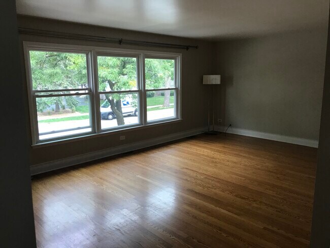 Foto del edificio - 209 E Valley Ln